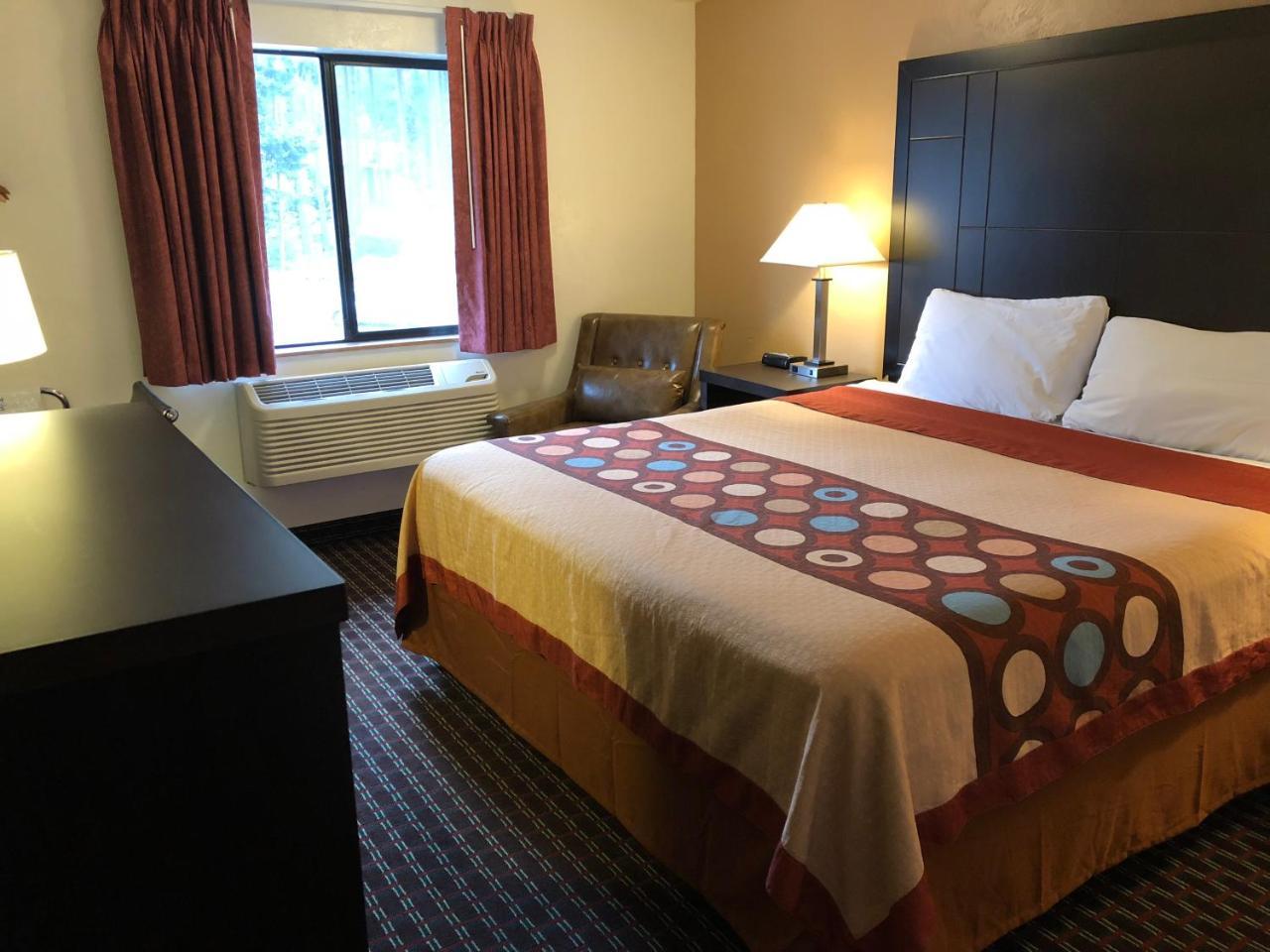 Super 8 By Wyndham Lacey Olympia Area Exterior photo